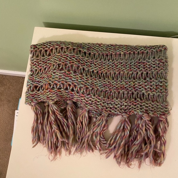 🧣 ANTHROPOLOGIE SCARF - Picture 2 of 5